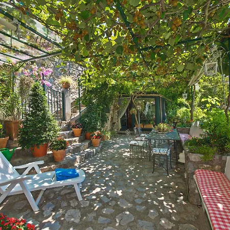 Nyaraló Yourhome - Maison Iolanda