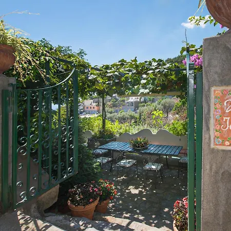 Nyaraló Yourhome - Maison Iolanda *